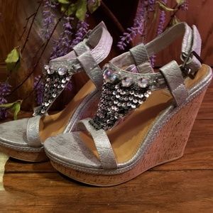 Not Rated Silver Chain Mail SZ 10 Wedges